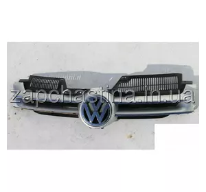 Решётка радиатора 1K0853655A Volkswagen Golf 5
