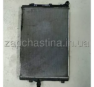 Радиатор охлаждения VW Passat B6