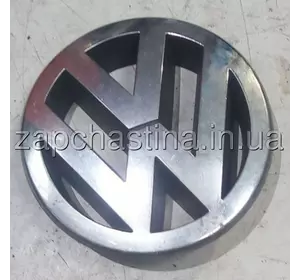 Эмблема решетки радиатора VW Passat B6, 5M0853601AT