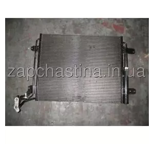Радиатор кондиционера 5N0820411D  Volkswagen Tiguan