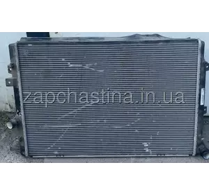 Радиатор охлаждения двигателя Volkswagen Tiguan, Sharan 2.0 TDI 5N0121253L